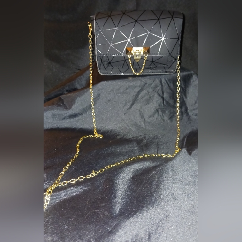 Black geo purse